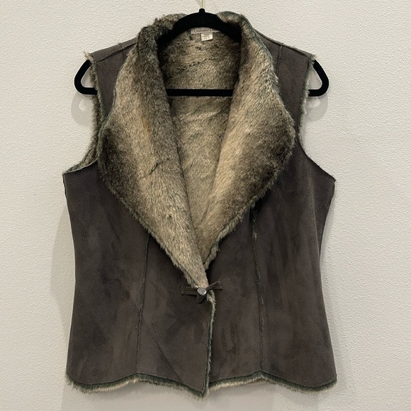 Coldwater Creek Vest Womens Size S Gray Faux Suede Fur Toggle Button Jacket - Picture 1 of 12